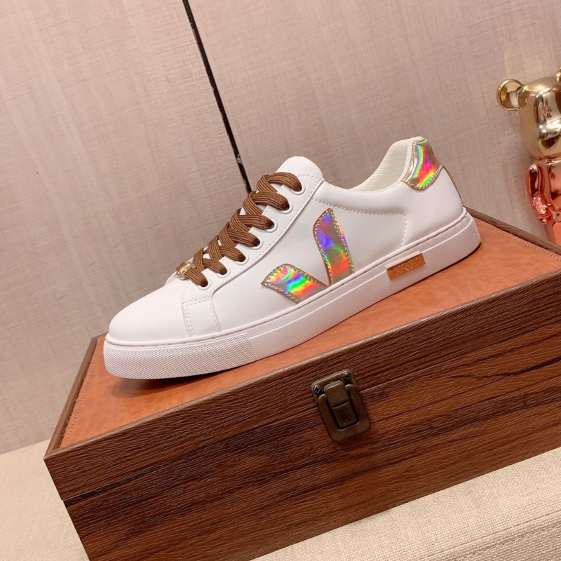 G*u*i casual shoes